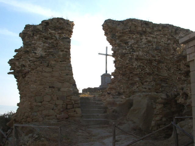 Capo d'Orlando - Alcuni ruderi presso il Santuario del Monte della Madonna width=