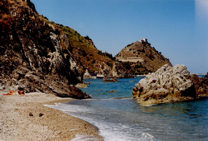 Capo d'Orlando Caratteristici scogli di S. Gregorio